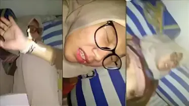 Bokep Jilbab SMA Berkacamata Memek Tembem Langka WOT Lumer